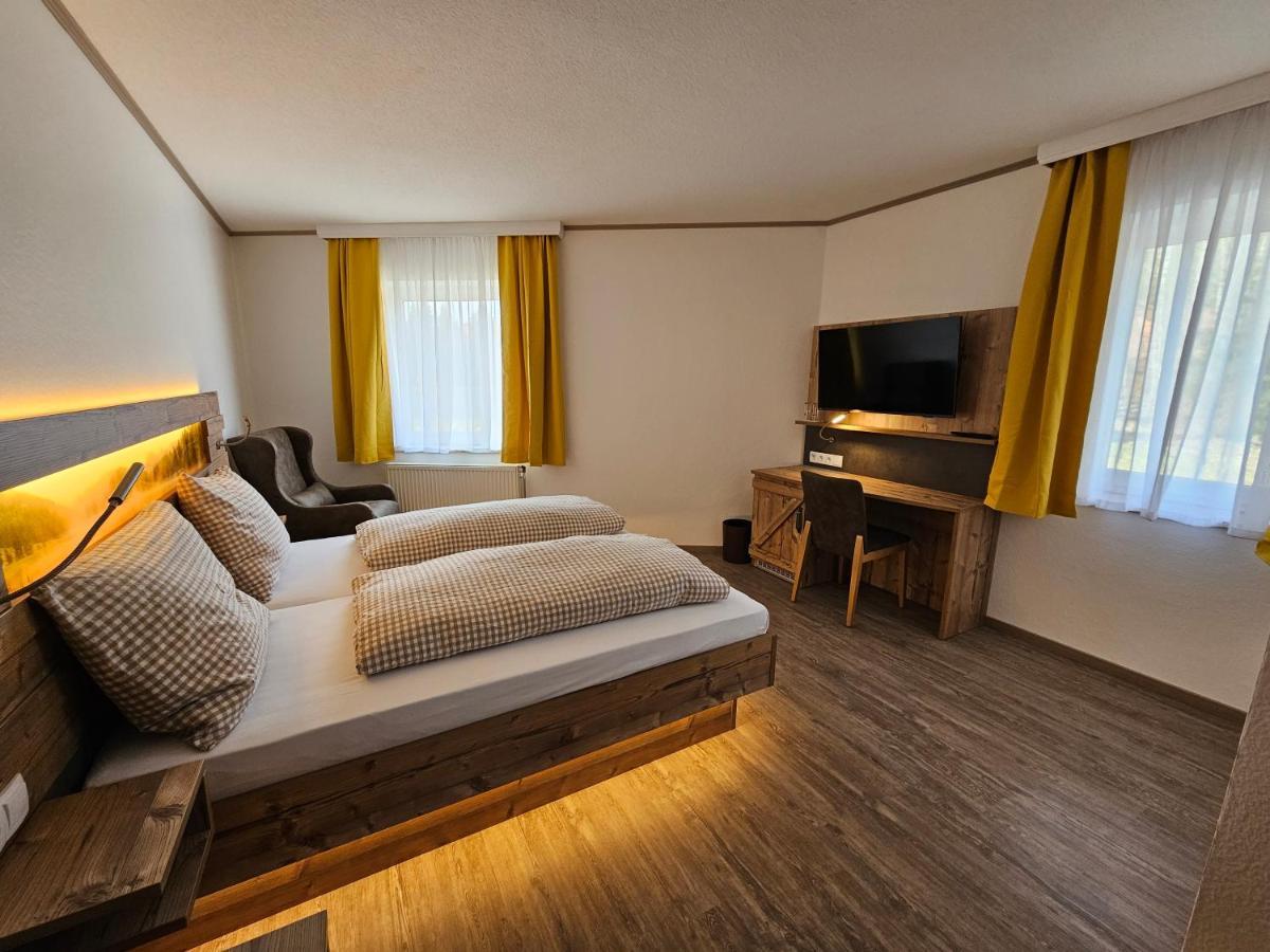 Hotel-Landgasthof Ploss Schonwald  ภายนอก รูปภาพ